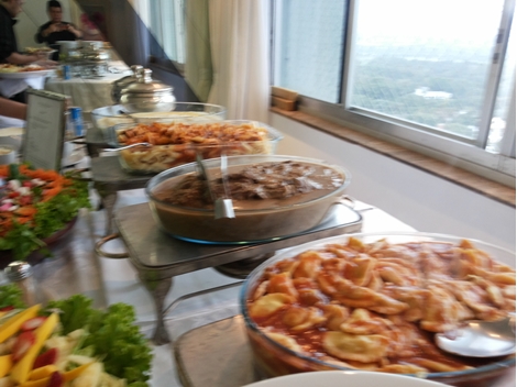 Buffet de festival de massas no Brooklim